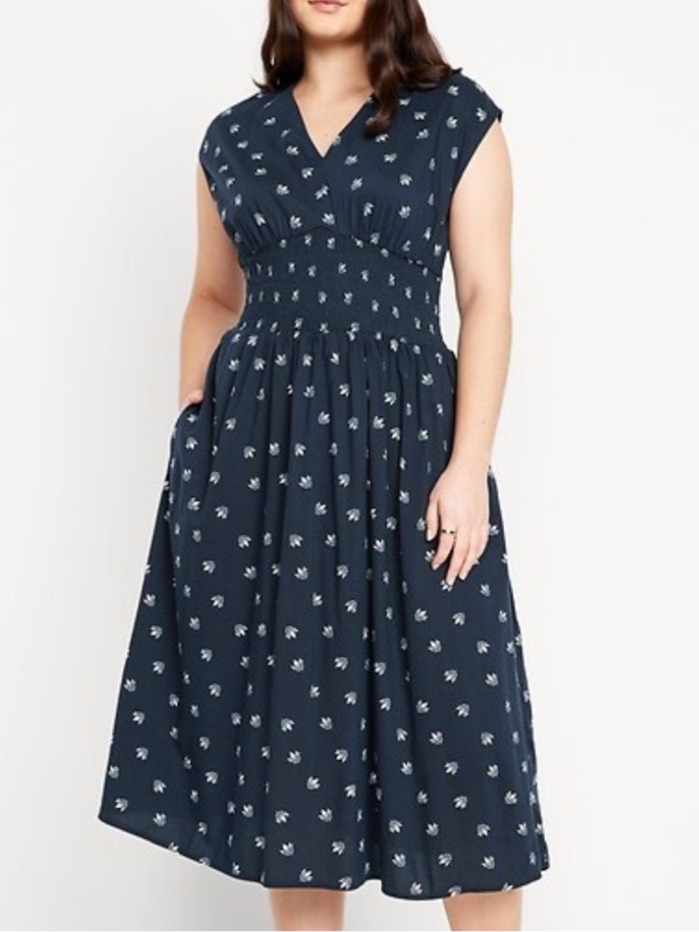 Old Navy Sz XL Dress Blue Floral
 V-Neck Smocked waist Midi Cottagecore Preppy